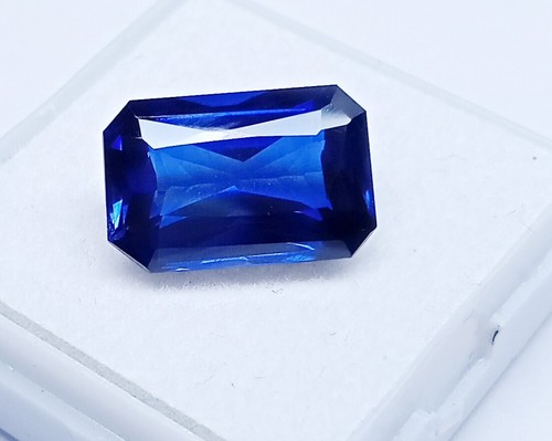 Zaffiro blu naturale - , taglio